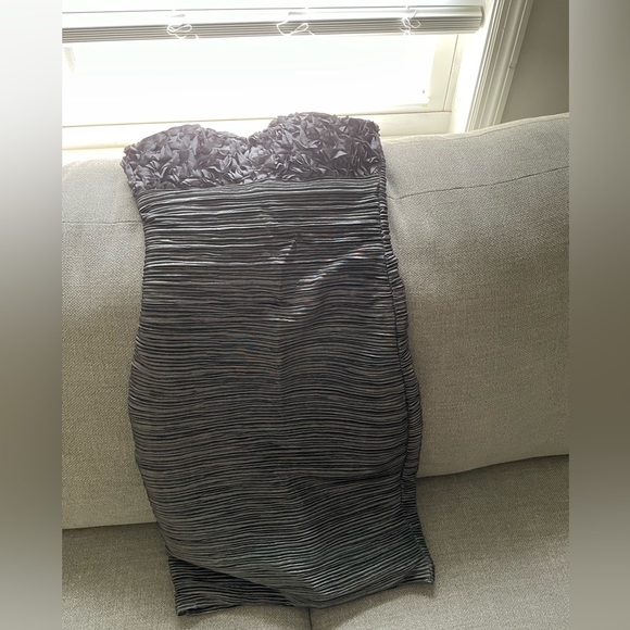 Daisy strapless silver dress - Picture 4 of 4